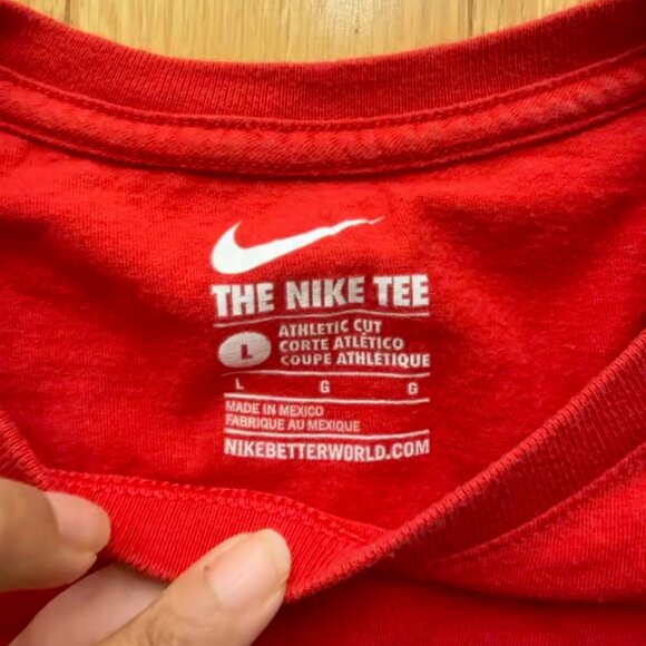 Nike Air Short-Sleeved Red T-Shirt - Picture 4 of 5